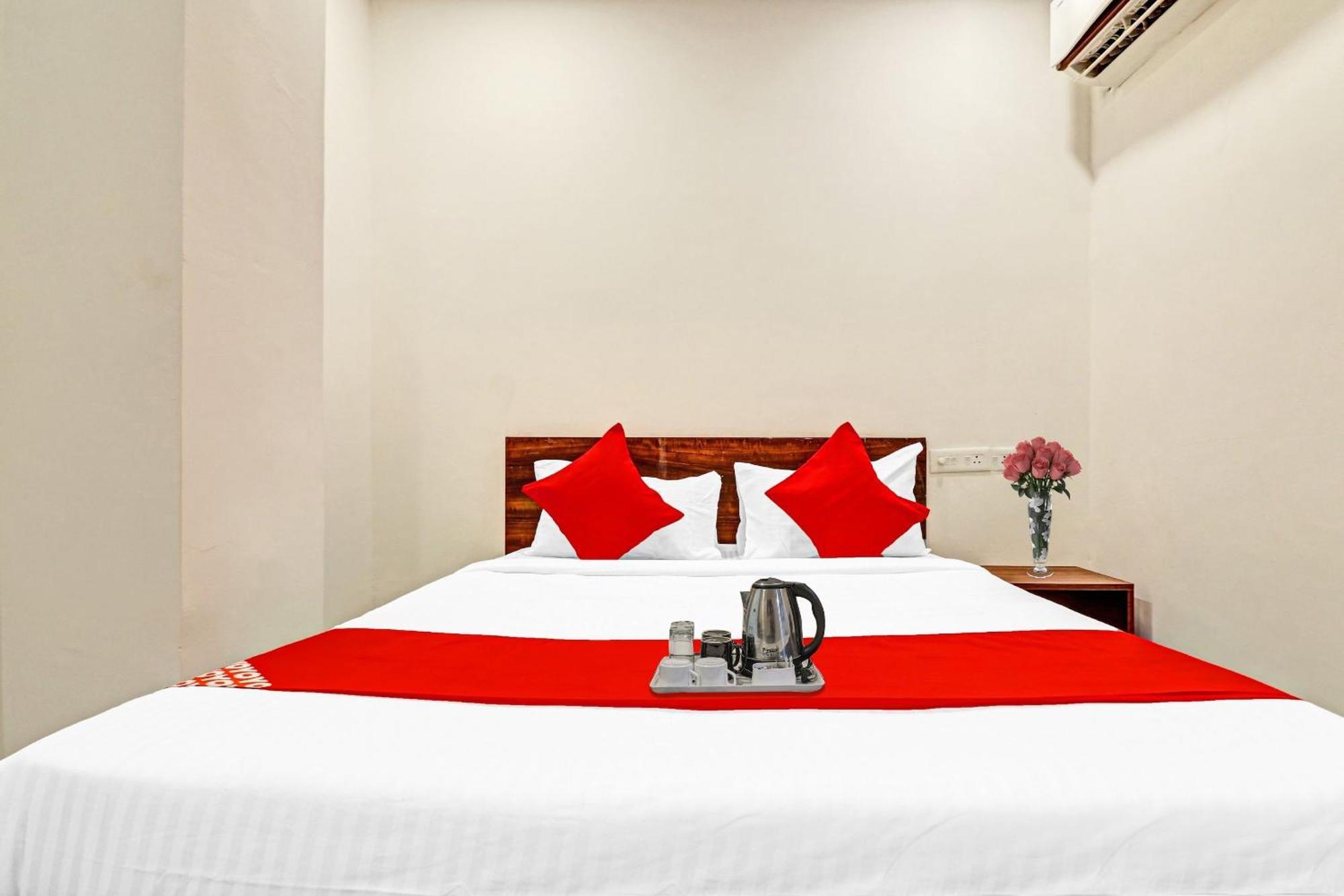 OYO 70047 Hotel Night Eye Hyderabad Exterior foto